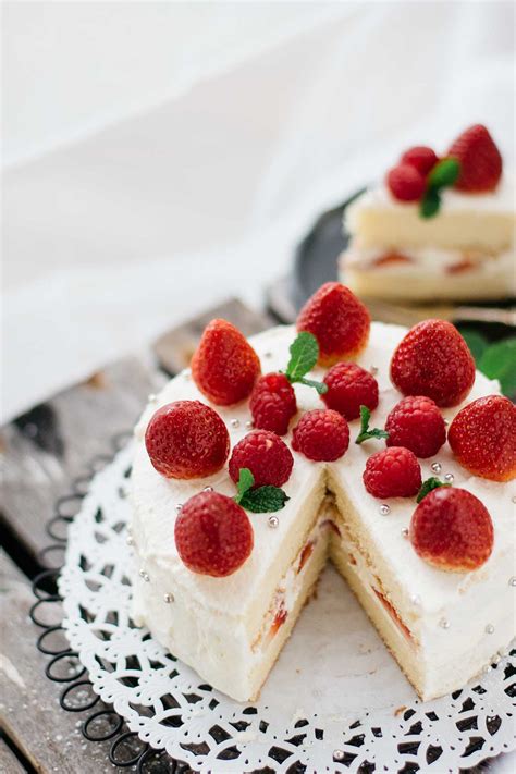 Download free birthday cake images. Japanese Birthday Cake 誕生日ケーキ | Chopstick Chronicles
