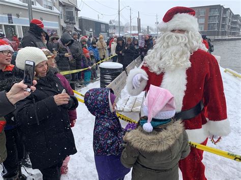 Port Dover Gives Santa Warm Welcome On Cold Blustery Day Simcoe Reformer