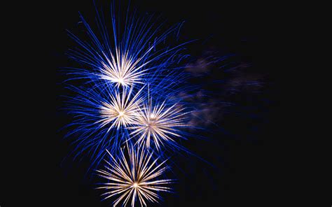 Download Wallpaper 3840x2400 Fireworks Salute Sky Sparks Holiday 4k