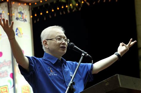 It appears that dr wee ka siong wasn't too pleased when former transport minister anthony loke shared our post on facebook with the caption thanks to wee ka siong for his brilliant strategy of protecting one company at the expense of the nation's interest!. Wee Ka Siong takes DAP to task over about-turn on Dr M ...