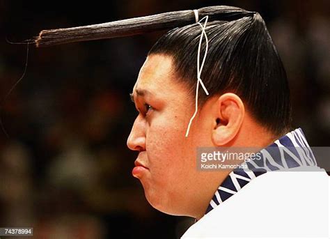 Sumo Wrestler Hair Photos And Premium High Res Pictures Getty Images
