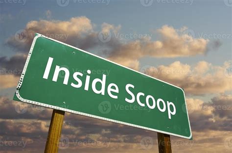 Inside Scoop Green Road Sign 16307470 Stock Photo at Vecteezy