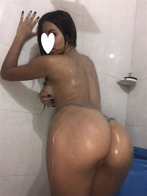 Morena Caliente Se Toma Selfies Desnuda Vagina Depilada Y Mojada