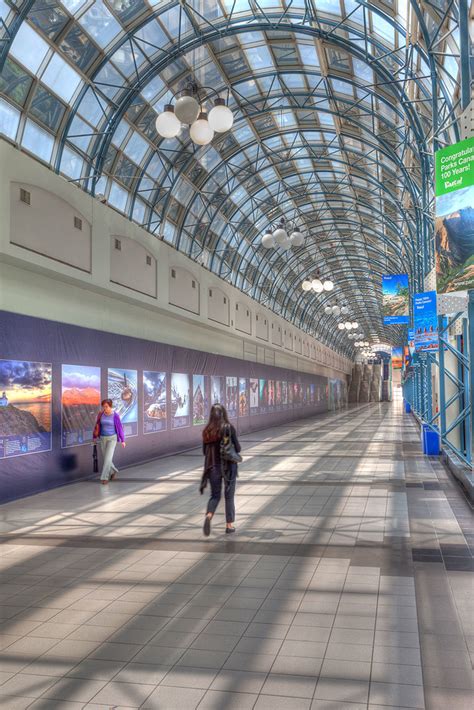 It is the tallest outdoor glass skywalk in the world, without. Toronto Skywalk | Toronta Skywalk from Union Station to CN ...