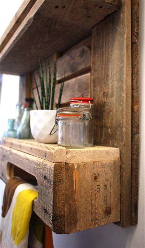 Everything from pallet beds, pallet playhouses, pallet home decor, wall hangings, outdoor ideas, storage, and so much more….we got you covered! DIY Pallet Wood Kitchen Shelf- Wall Unit - 101 Pallets