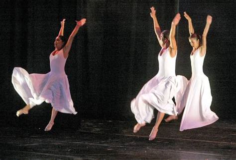 La Compañía Dancística Barro Rojo Arte Escénico Celebra Cuatro Décadas