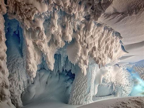 Scientists Find Evidence For Life In Warm Steamy Caves Beneath