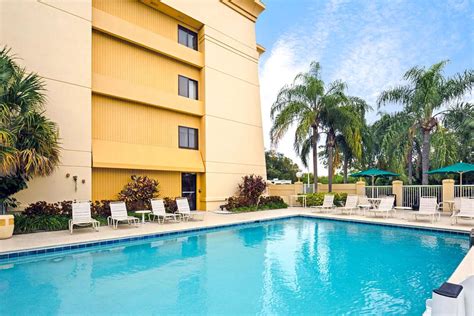 La quinta inn & suites by wyndham miami airport east. La Quinta Inn & Suites Airport East Miami, FL - See Discounts