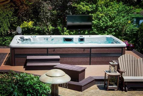 Differences Between A Hot Tub Jacuzzi And A Swim Spa