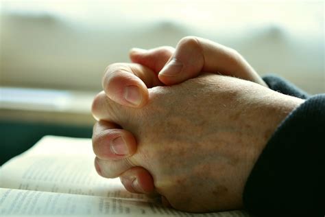 Why Bow Head Fold Hands And Close Eyes For Prayer Or Worship