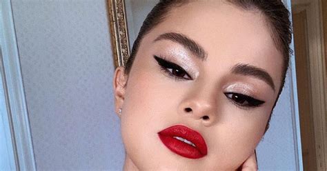 Selena Gomez Cat Eye Makeup