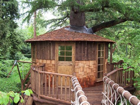 The day before we arrived we received an email saying they were overbooked and to contact them yes, the secret garden offers an airport shuttle for guests. Secret Garden Tree House - Blue Forest Treehouses