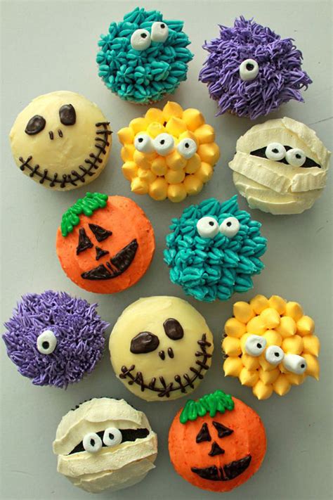 These small cakes are perfect for the little hands. Adorable Halloween Cupcakes Pictures, Photos, and Images for Facebook, Tumblr, Pinterest, and ...