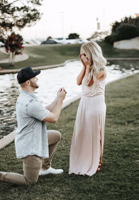 25 Creative And Unique Engagement Photo Ideas For Inspiration