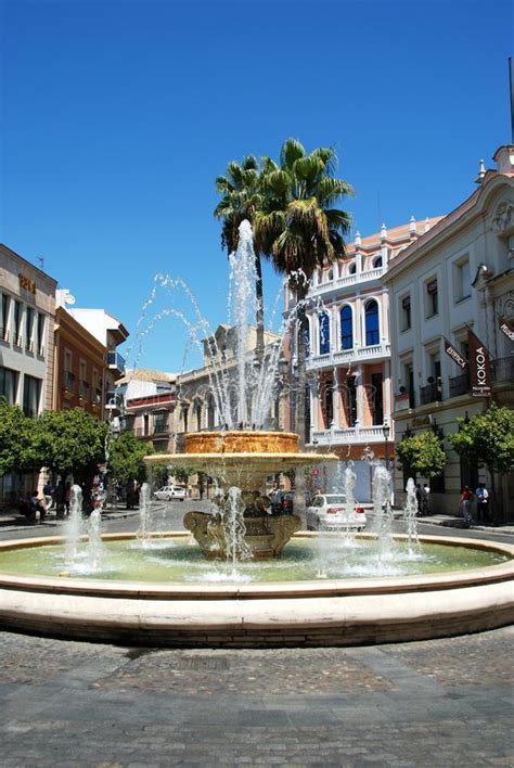 Sigue tus favoritos en todos tus dispositivos. Town Fountain, Jerez De La Frontera. Editorial Photo ...