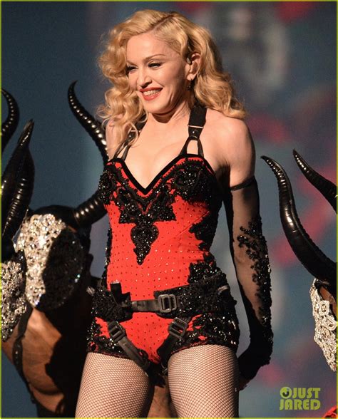 Madonna Performs Living For Love At Grammys 2015 Video Photo 3299597 Madonna Photos
