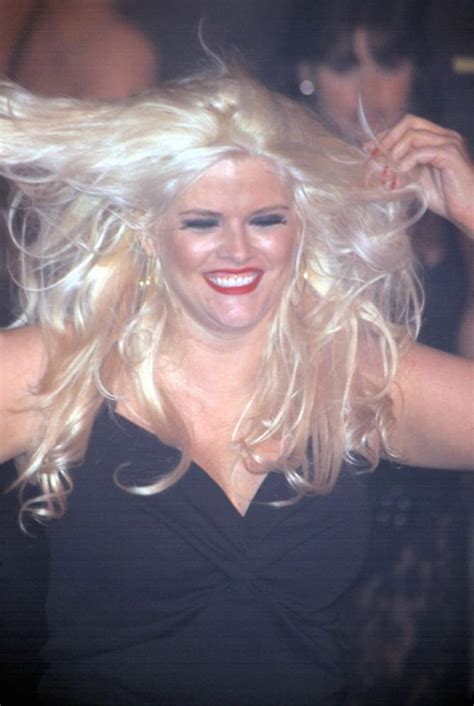 Anna Nicole Smith At Lane Bryant Lingerie Fashion Show Ny 252002 By Cj