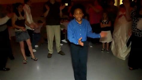 10 Year Old Dances To Billie Jean By Michael Jackson At A Wedding Youtube