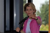 Bundesfamilienministerin Ursula von der Leyen Foto & Bild | erwachsene ...