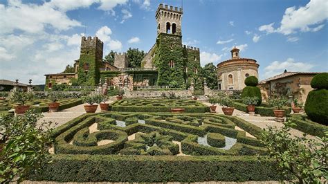 Castello di Celsa wedding - Fairy tale Tuscany castle wedding venue