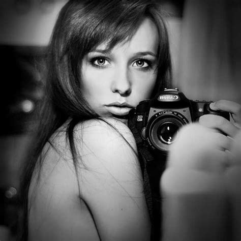 19 Self Photography Poses Images Cool Photography Self Portrait Ideas