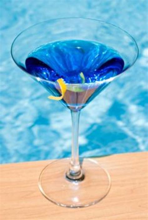Tropical Drink Recipe Geejam Blue Martini In 2020 Tropical Drink
