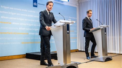 From pers +‎ conferentie, probably a calque of english press conference. Persconferentie Rutte op alle kanalen van L1 - L1