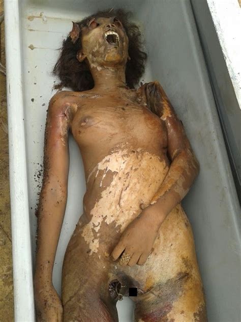 【超！閲覧注意】この美女がレ プされ、全裸にされ、折られ、穴を開けられた写真… ポッカキット