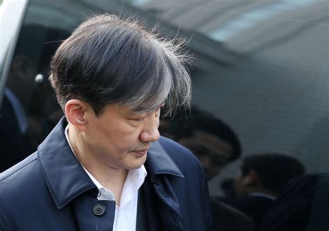 조국 부부 자녀 입시비리 재판 내달 재개5개월만에 다시 법정 네이트 뉴스