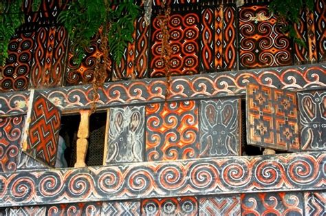 Gambar Rumah Adat Tongkonan Tana Toraja Hiasan Gambar Geometris Di