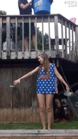 Bucket PrimoGIF