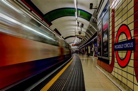 Long Exposure London Underground 1600x1066 Download Hd Wallpaper