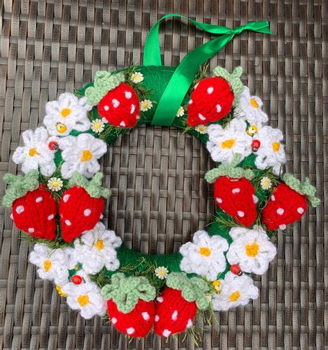 Knitted Wreath Strawberries And Daisies Door Wreath Summer T Etsy
