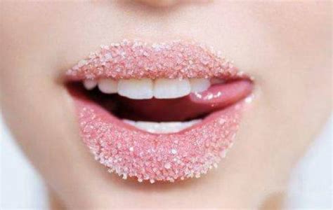 How To Make Lip Scrub At Home With Natural Ingredients