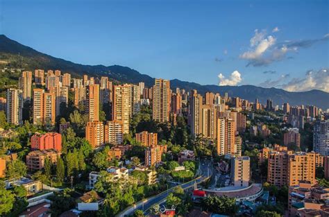 Las Mejores Zonas Para Vivir En Medellín Activo Urbano