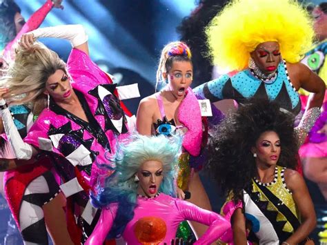Here Are All 10 Of Miley Cyrus Bizarre Costumes She Wore To Host The Mtv Vmas Business