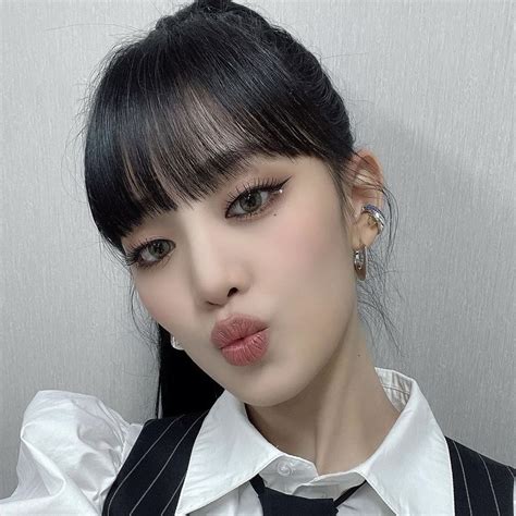 Minnie Gidle Selca Icon Pfp Kpop Asian Eye Makeup Korean Makeup