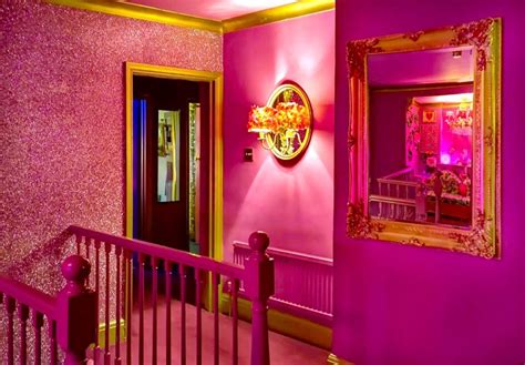 Woman Transforms House Into An Incredible Pink Masterpiece Available To Rent Metro News