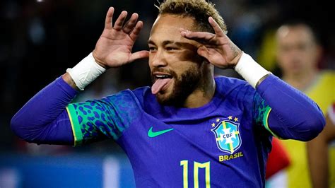 Por Que Neymar Coloca A Cabeça Nas Mãos E Mostra A Língua Quando