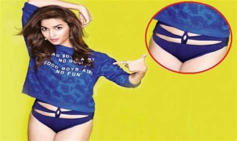 21 Sexy Alia Bhatt Boobs Pics Hot Bikini Cleavage Show Hd Bra Panty
