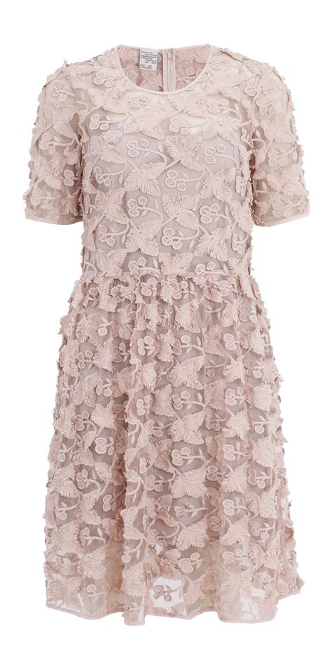 The realreal is the world's #1 luxury consignment online store. Baum und Pferdgarten - 3-D lace dress - Dresscodes