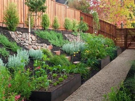 Setting up your outdoor space starts with getting your landscaping right. Landscape Design Ideas For Sloped Backyard | Yard ...