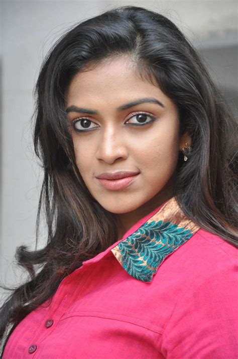 malayalam actress amala paul hot close up in pink top photos ~ actresszoneblogest1