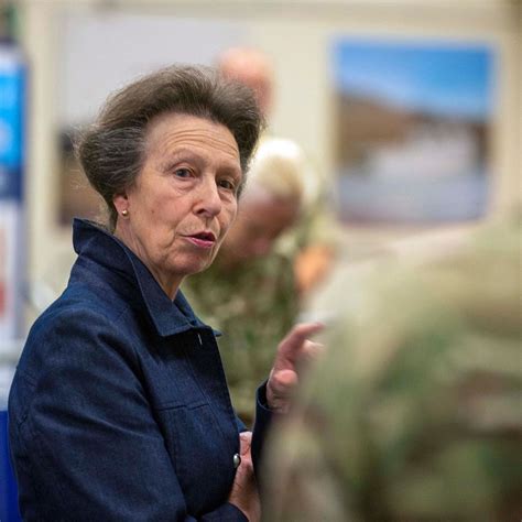 Queen Elizabeth S Only Daughter Princess Anne Gives Rare Insight Into Life In New Documentary