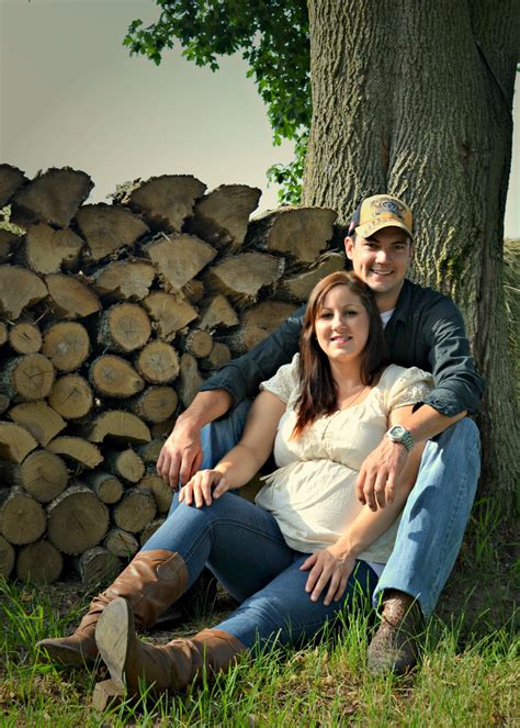 Lovely Country Couple Expecting Maternity Session Pix Lisa Makins