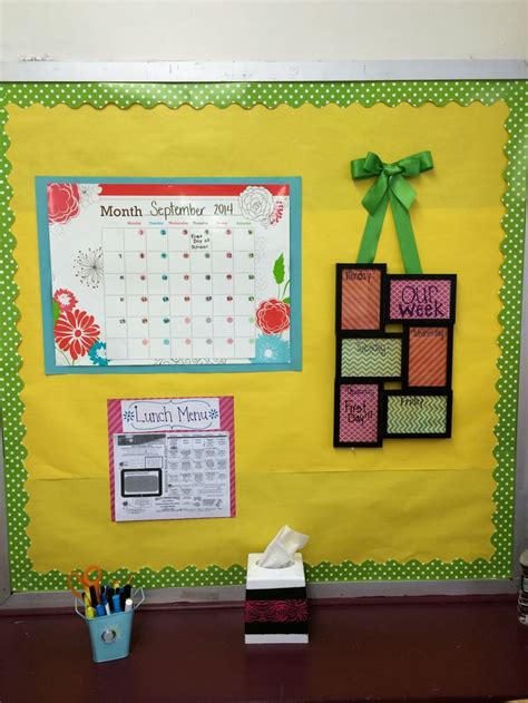 This Is My Calendar Bulletin Board I Made The Weekly Sign From A 6