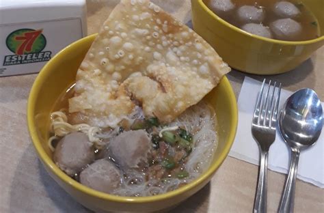 Outlet es teler 77 sudah tersebar di seluruh propinsi dan kota besar di indonesia. Es Teler 77, Kuningan - Lengkap: Menu terbaru, jam buka ...