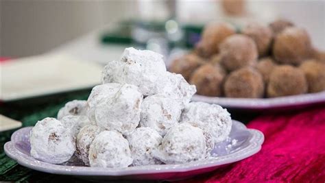 Donut Snowballs Recipe With Images Snowballs Recipe Food Cake Decorating