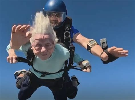 104 Year Old Chicago Woman Dies Days After Making A Skydive That Could Put Her In The Record