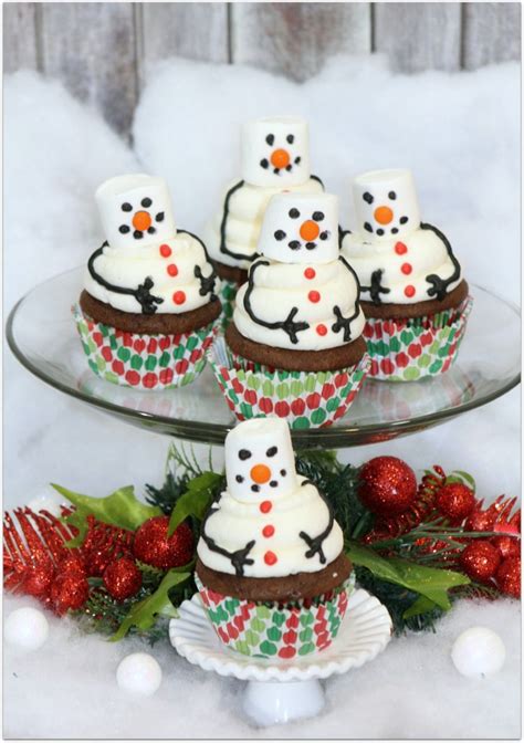 Find the perfect sweet treats to round off your christmas dinner at tesco real food. Festive Christmas Desserts - Oh My Creative